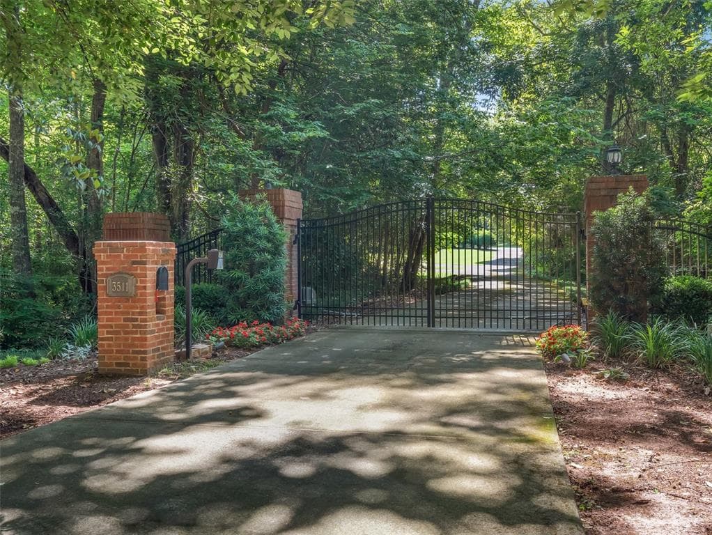 3511 N MERIDIAN RD ROAD N TALLAHASSEE, FL 32312