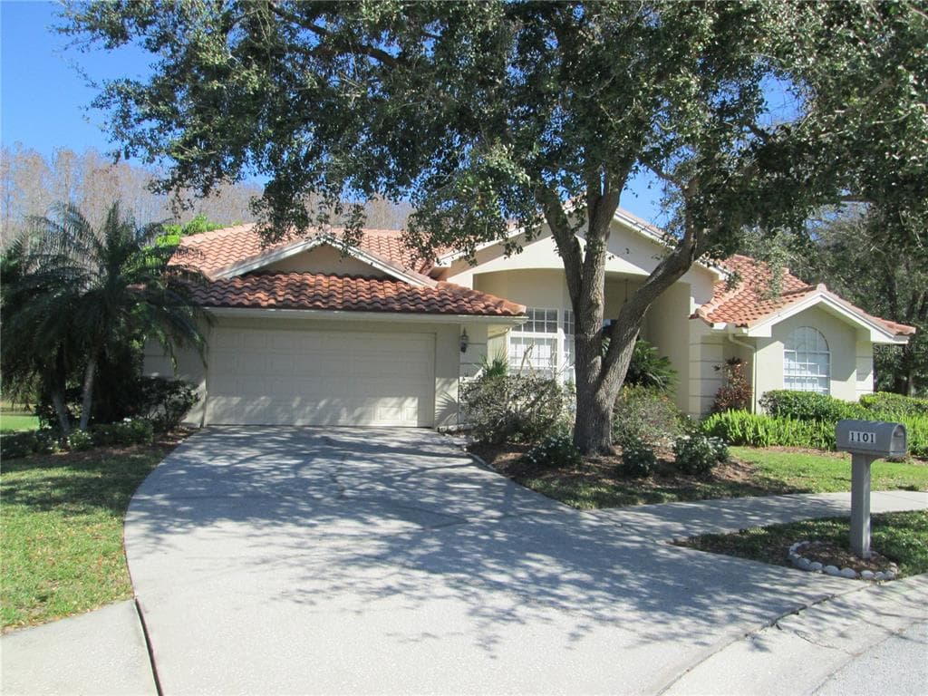 1101 LAKE RIDGE COURT SAFETY HARBOR, FL 34695
