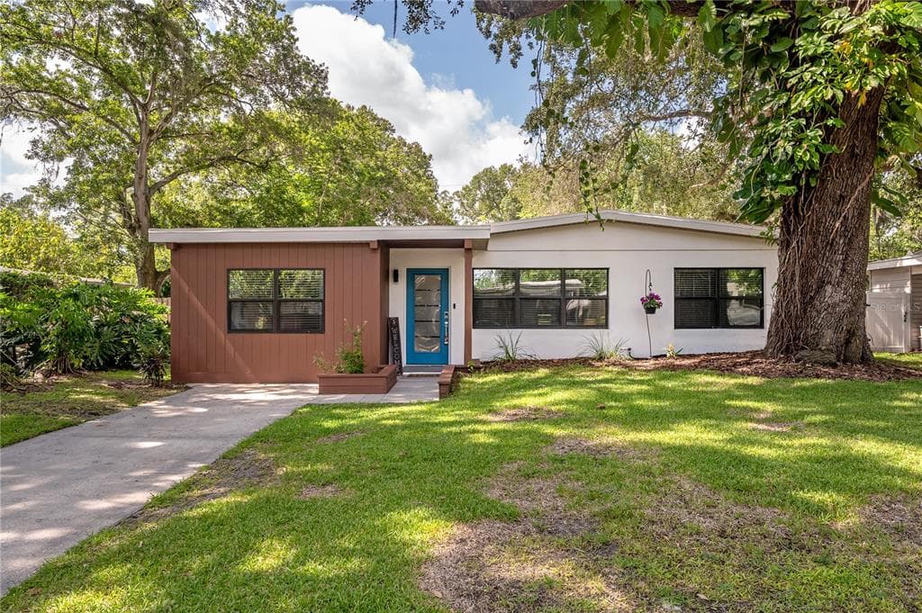 1917 E CLINTON STREET TAMPA, FL 33610
