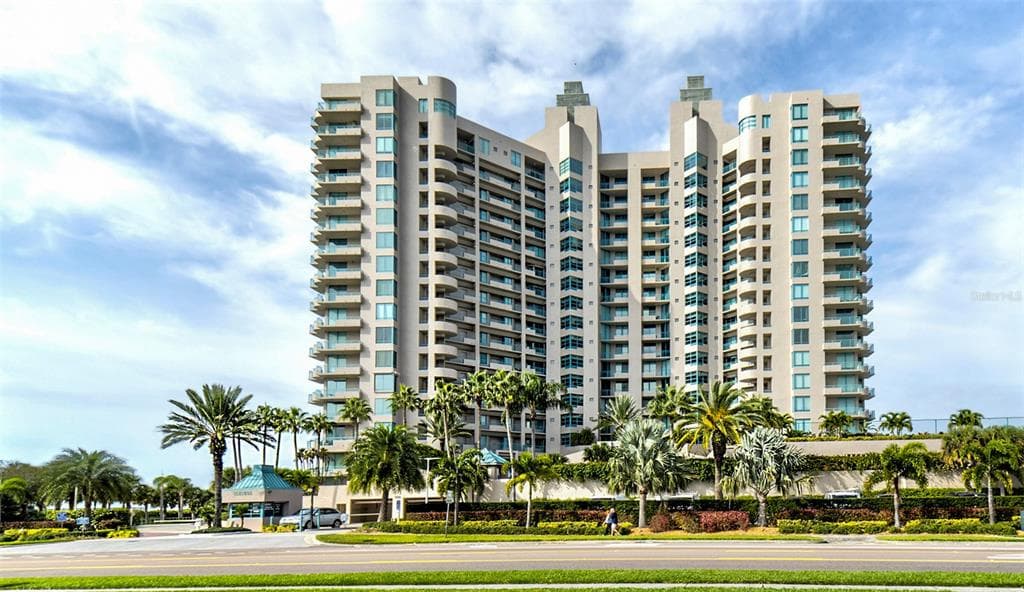 1560 GULF BOULEVARD UNIT 1005 CLEARWATER, FL 33767