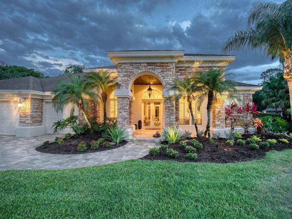2762 MEADOWVIEW COURT TARPON SPRINGS, FL 34688