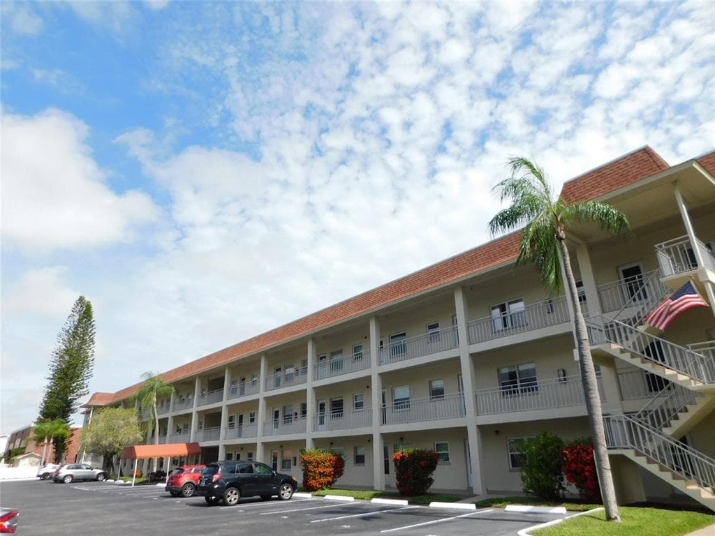 4000 3RD STREET N UNIT 207 ST PETERSBURG, FL 33703