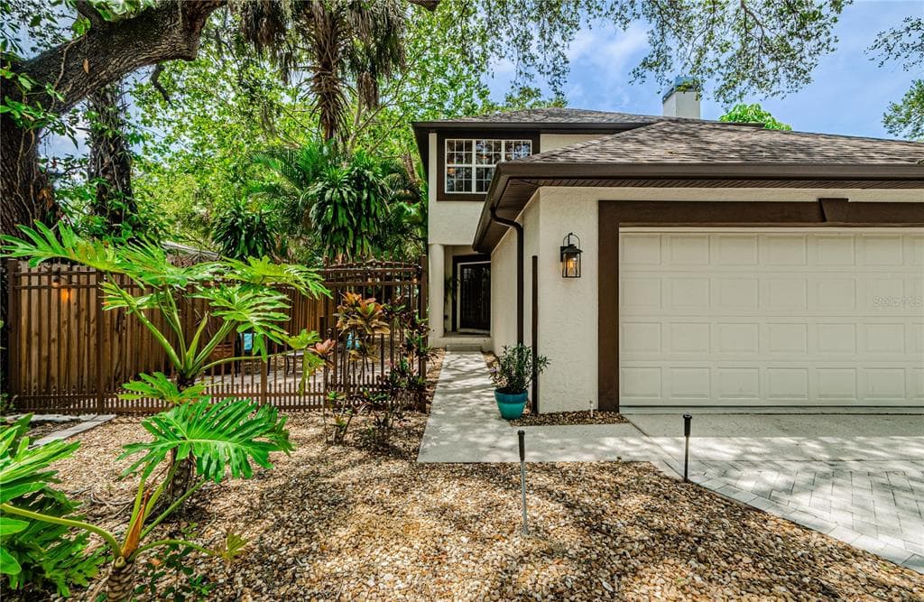 2821 W BAY AVENUE TAMPA, FL 33611