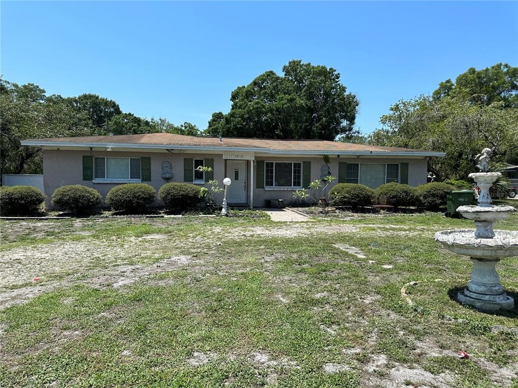 1810 W ERNA DRIVE TAMPA, FL 33603