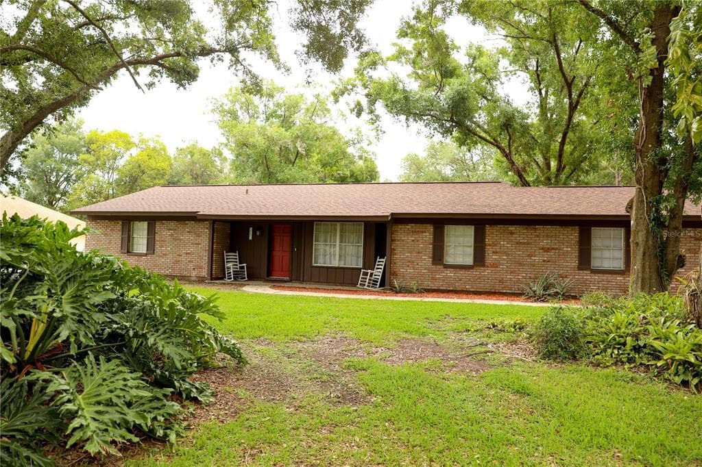 2712 LENNA AVENUE SEFFNER, FL 33584