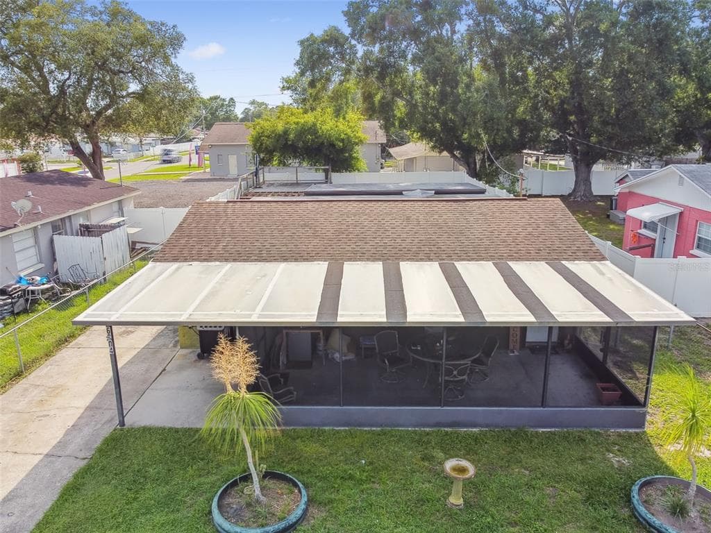6604 N CLARK AVENUE TAMPA, FL 33614