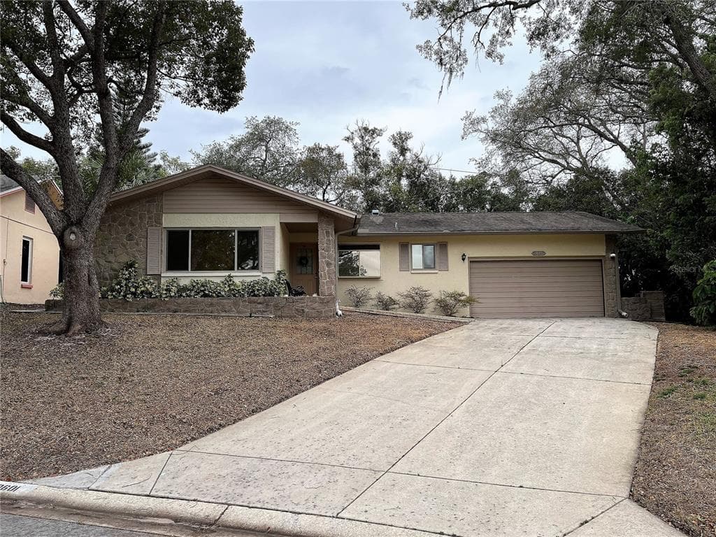 10601 MOSQUERO DRIVE PORT RICHEY, FL 34668