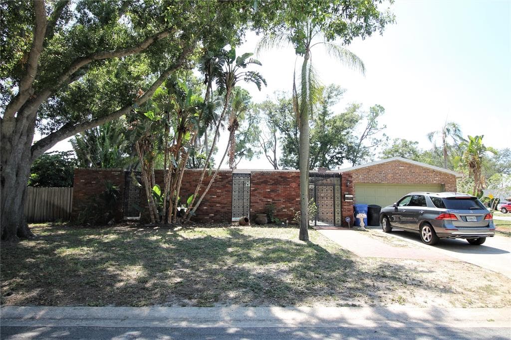 2580 62ND STREET N ST PETERSBURG, FL 33710