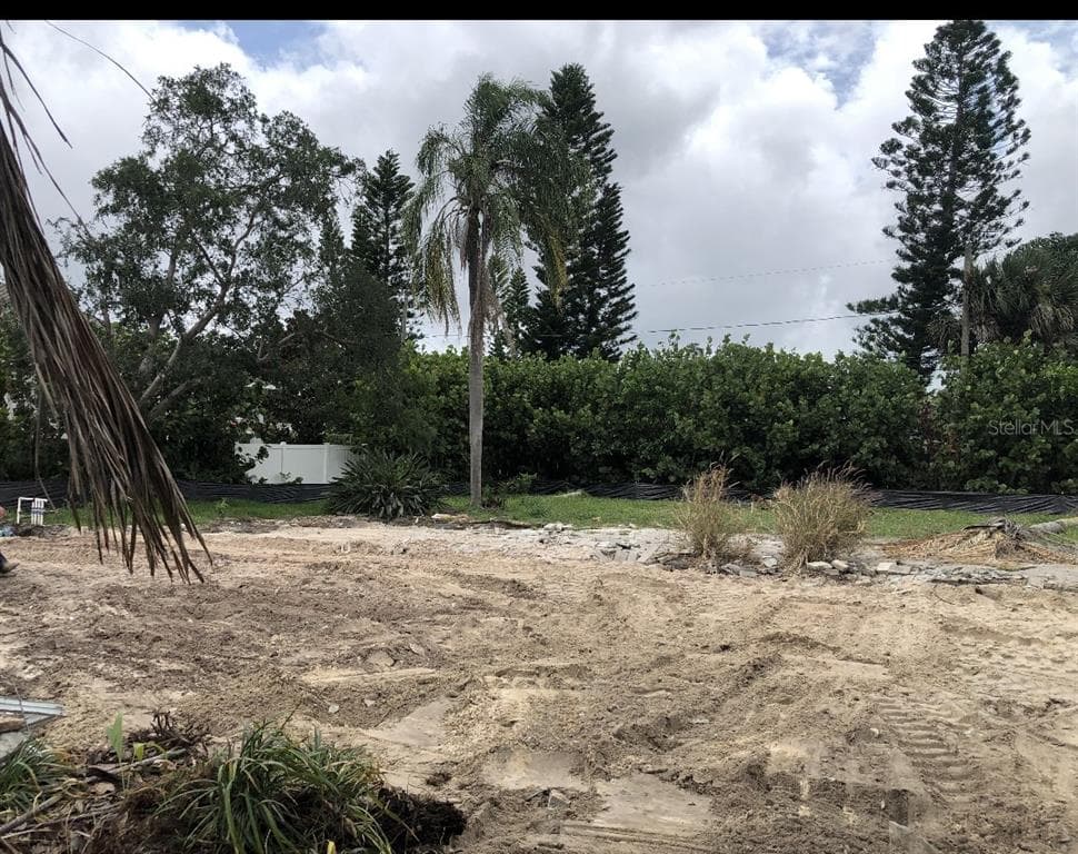 1046 SNELL ISLE BOULEVARD NE ST PETERSBURG, FL 33704