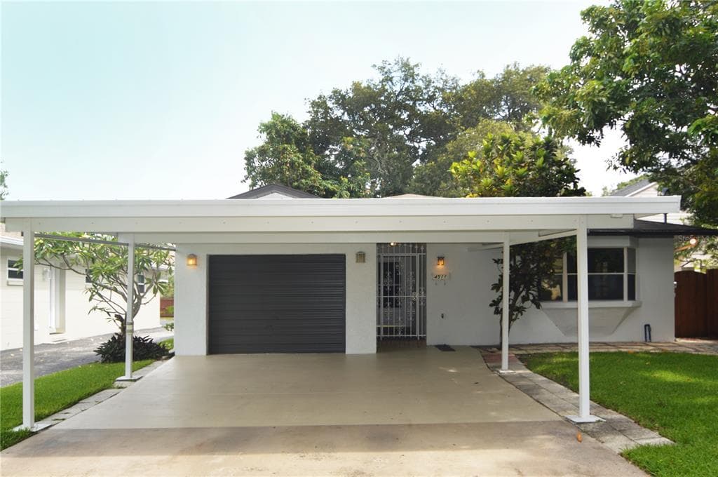 4511 W FIG STREET TAMPA, FL 33609