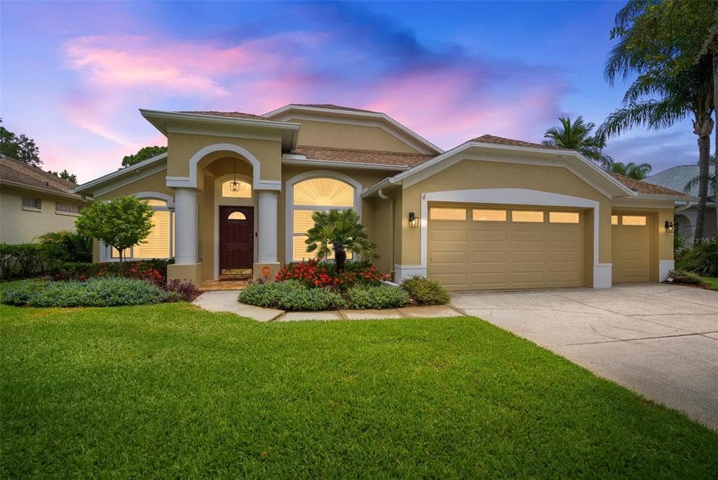 9905 WOODBAY DRIVE TAMPA, FL 33626