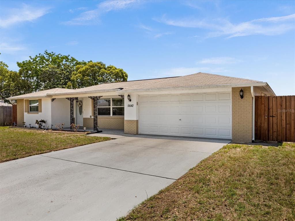 5642 DOVE DRIVE NEW PORT RICHEY, FL 34652