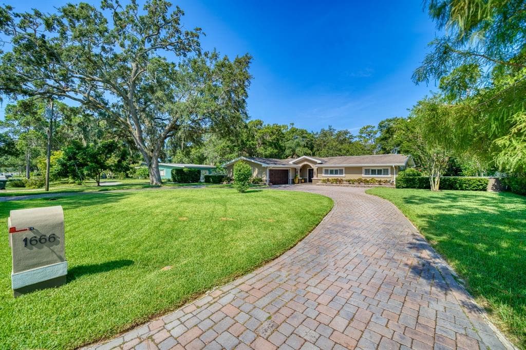 1666 ROBIN HOOD LANE CLEARWATER, FL 33764