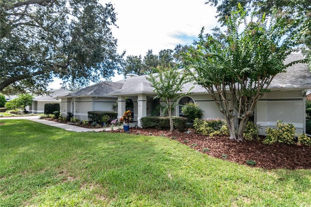 2011 WINDWOOD LANE LAKELAND, FL 33813