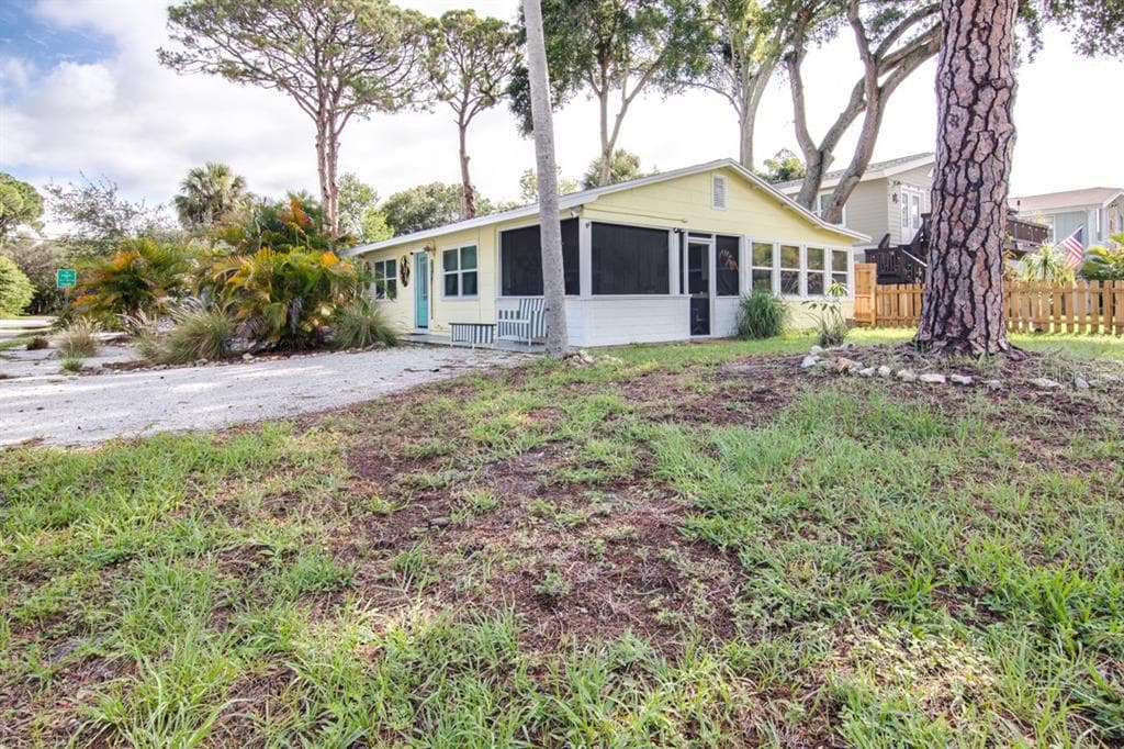 280 HANBY STREET CRYSTAL BEACH, FL 34681