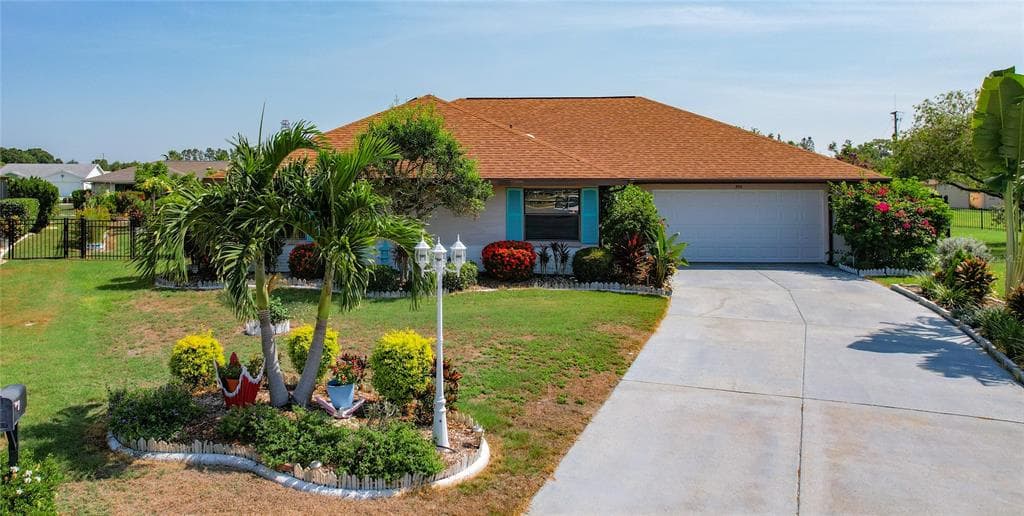 300 THORN HILL PLACE SUN CITY CENTER, FL 33573