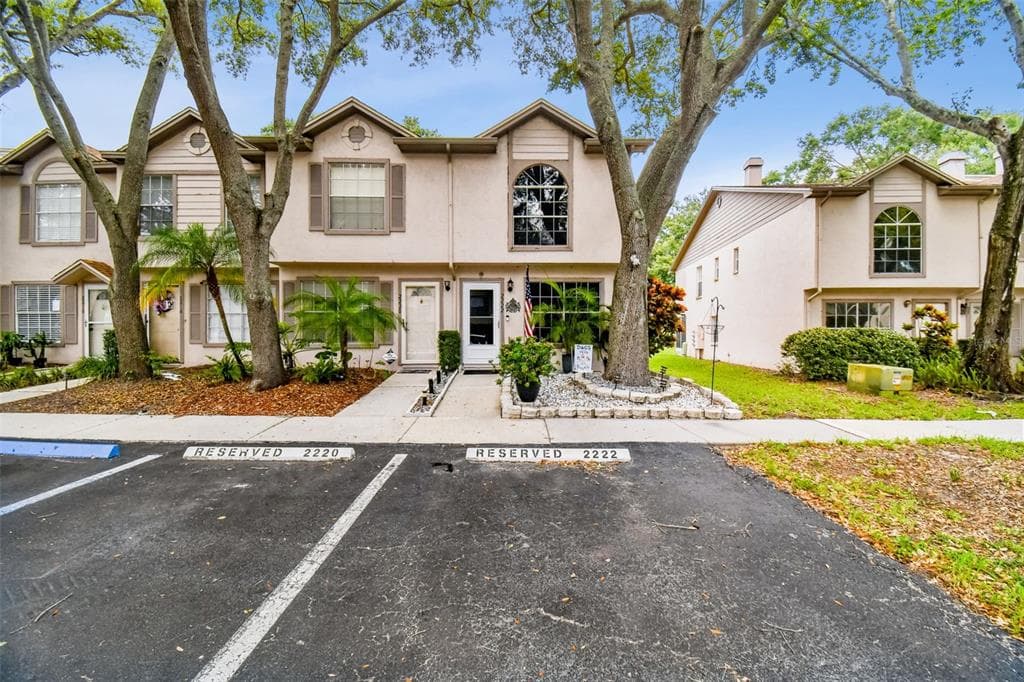 2222 FLETCHERS POINT CIRCLE TAMPA, FL 33613