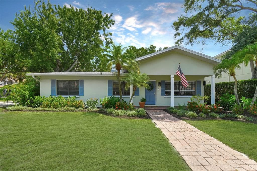 4223 W CORONA STREET TAMPA, FL 33629