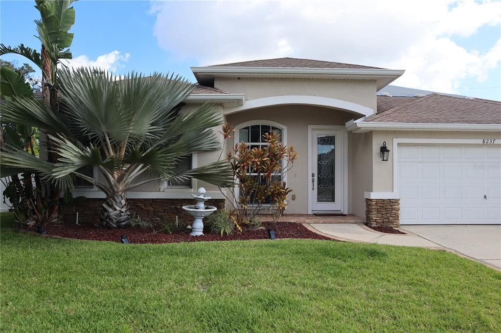 8237 WILD OAKS CIRCLE