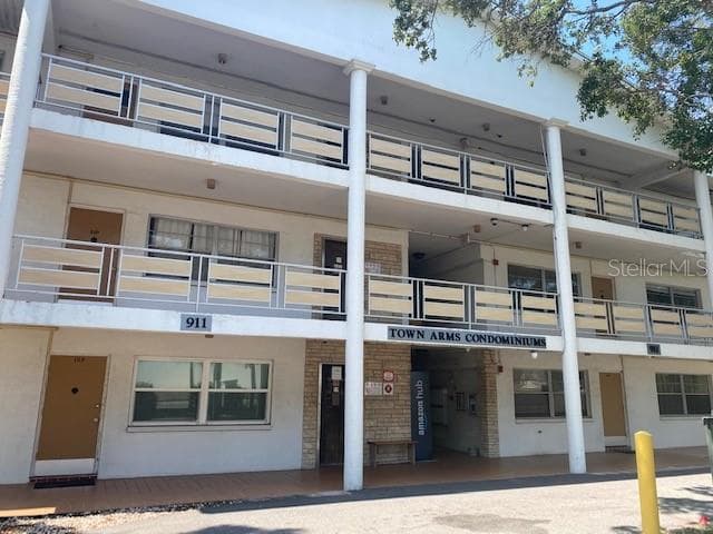 911 WASHINGTON AVE UNIT 107 LARGO, FL 33770