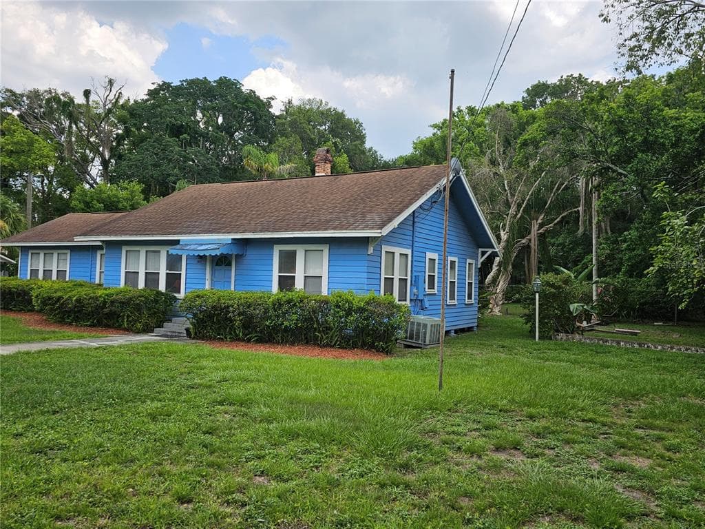 1911 E OSBORNE AVENUE TAMPA, FL 33610