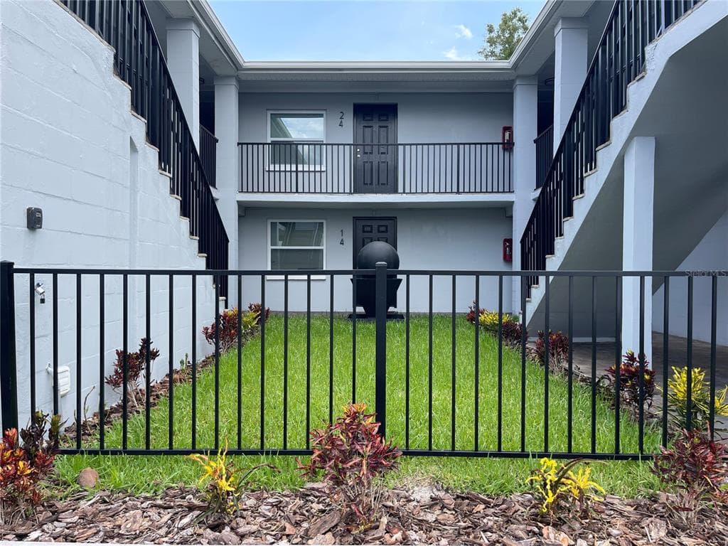 3712 W CASS STREET UNIT 14 TAMPA, FL 33609