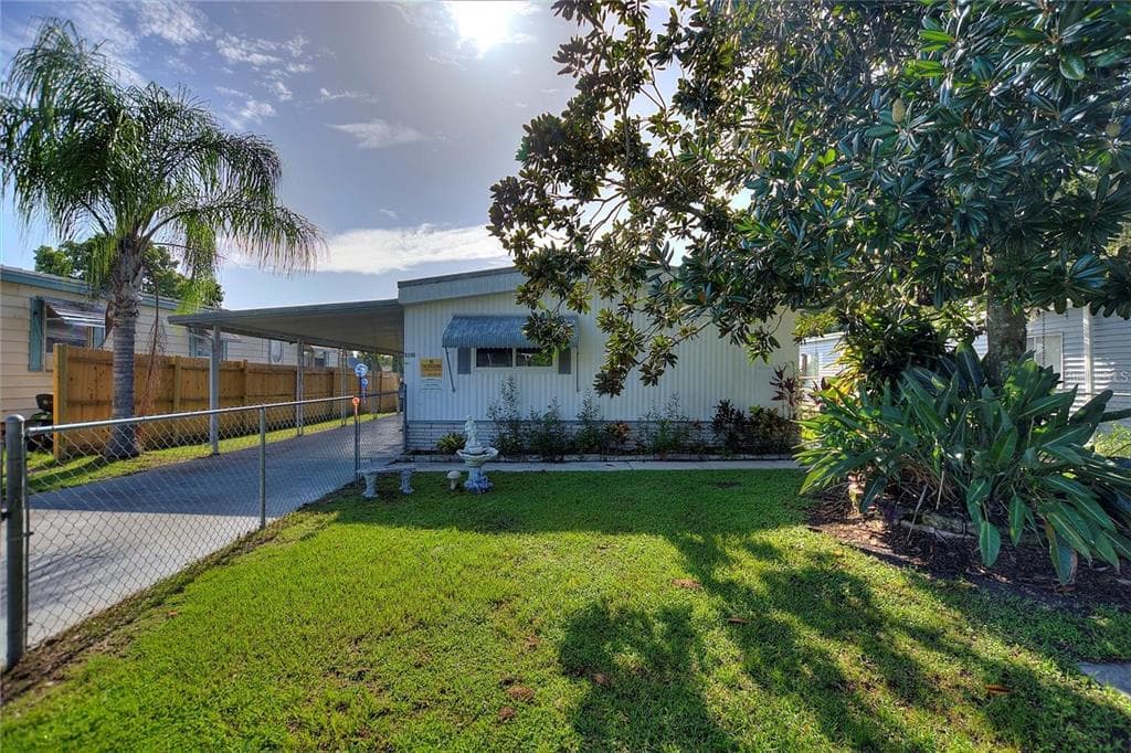 1146 COUNTRY CLUB LANE LAKELAND, FL 33801