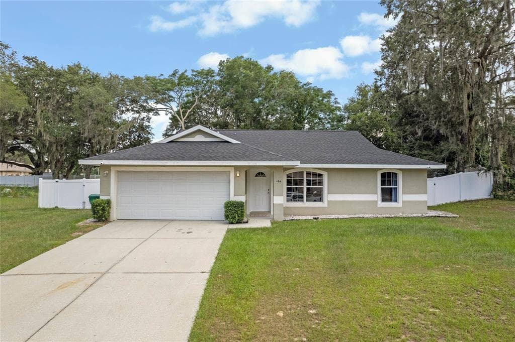 404 HAMLET COURT FRUITLAND PARK, FL 34731
