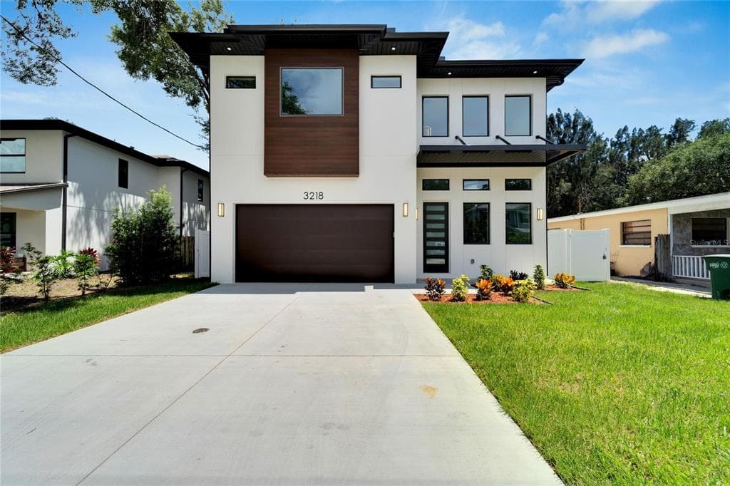 3218 W CHEROKEE AVENUE TAMPA, FL 33611
