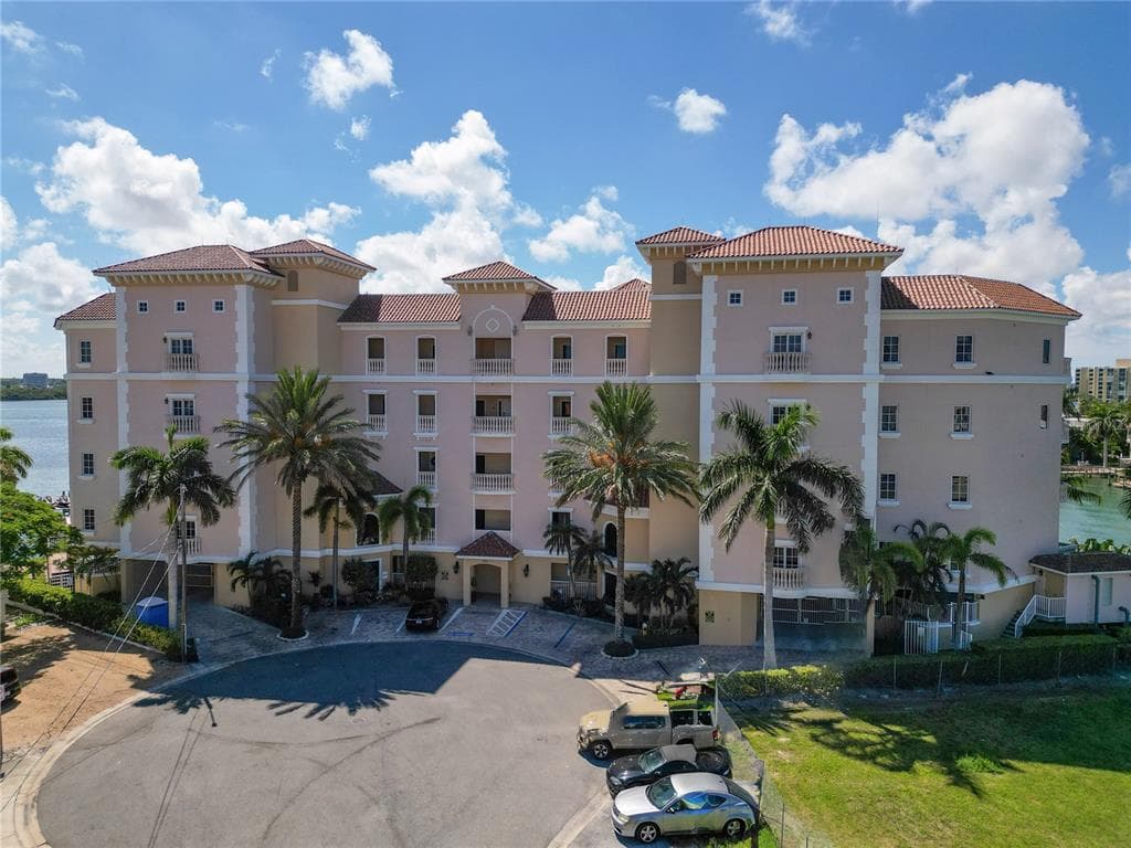 205 BRIGHTWATER DRIVE UNIT 203 CLEARWATER, FL 33767