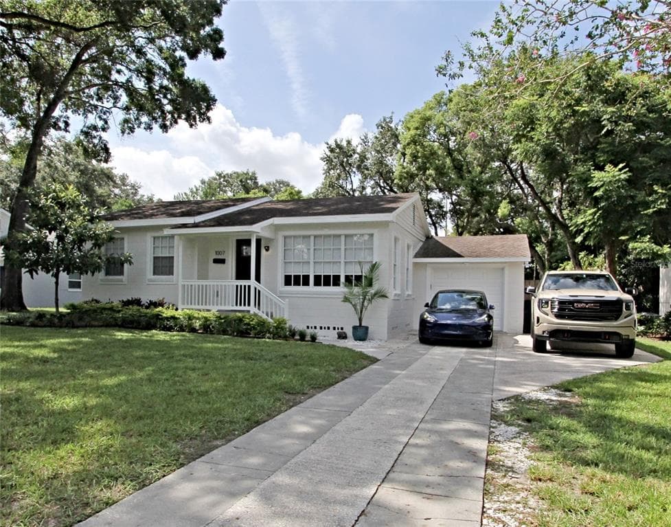 1007 E JEAN STREET
