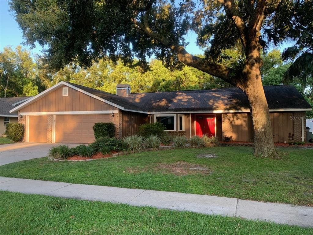1046 SYLVIA LANE