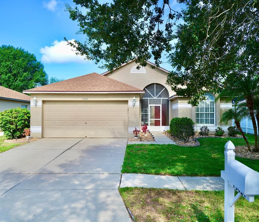 13021 WATERBOURNE DRIVE GIBSONTON, FL 33534