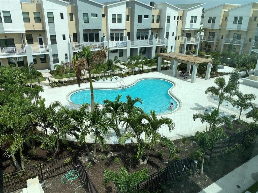 1221 25TH LANE N ST PETERSBURG, FL 33713