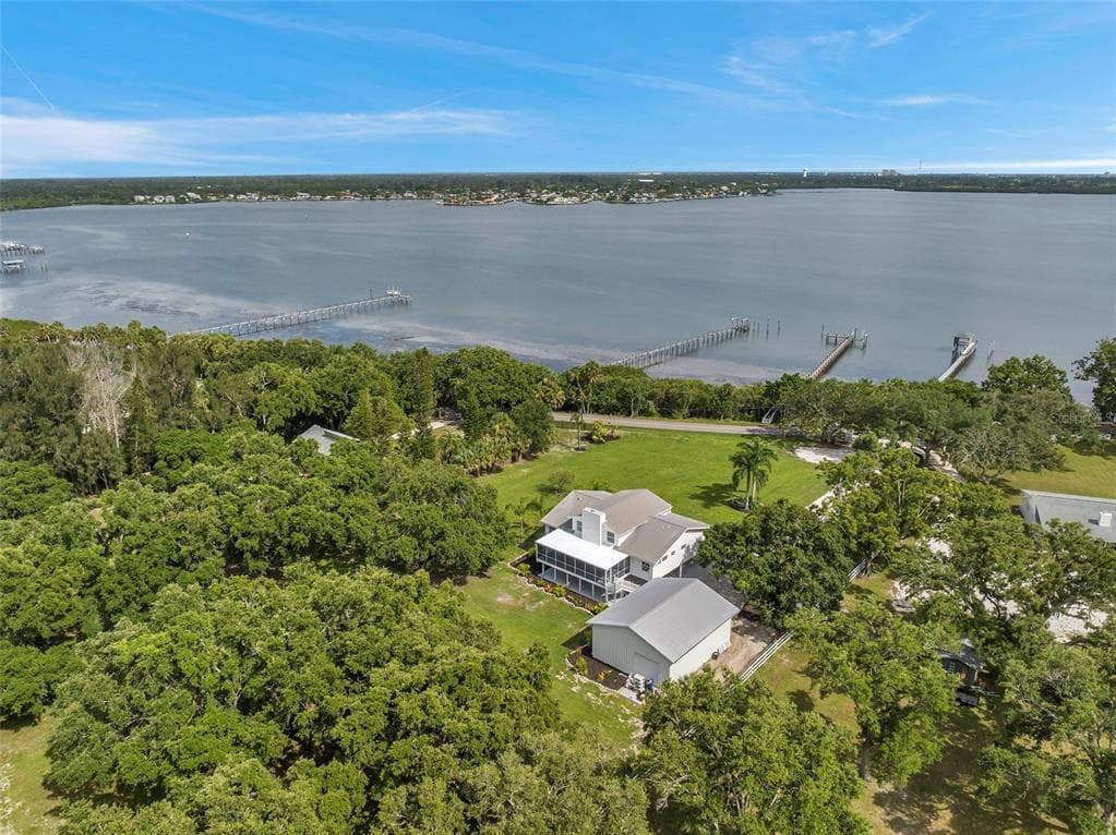 722 BAYSHORE DRIVE TERRA CEIA, FL 34250