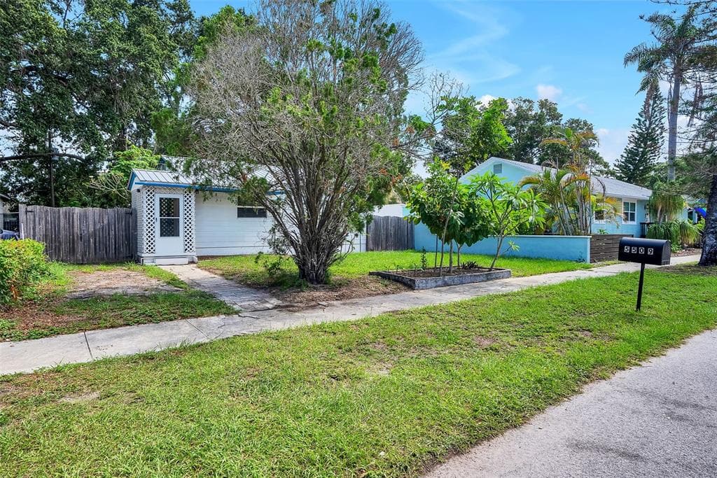 5509 13TH AVENUE S GULFPORT, FL 33707