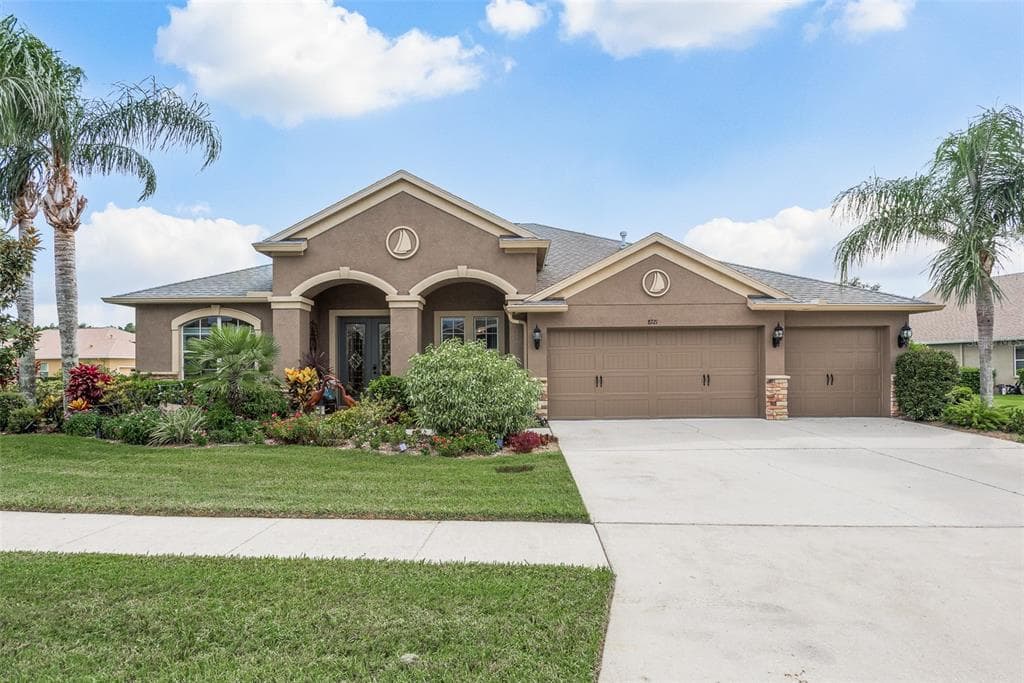 8721 CRYSTAL CREEK COURT LAND O LAKES, FL 34638