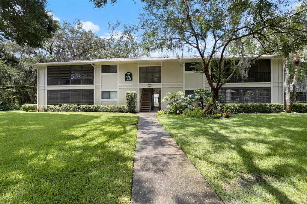 6013 LAKETREE LANE UNIT B TEMPLE TERRACE, FL 33617