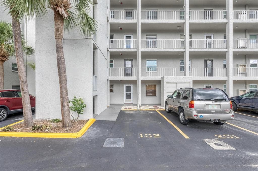 3038 LAKE BAYSHORE DRIVE UNIT O-102