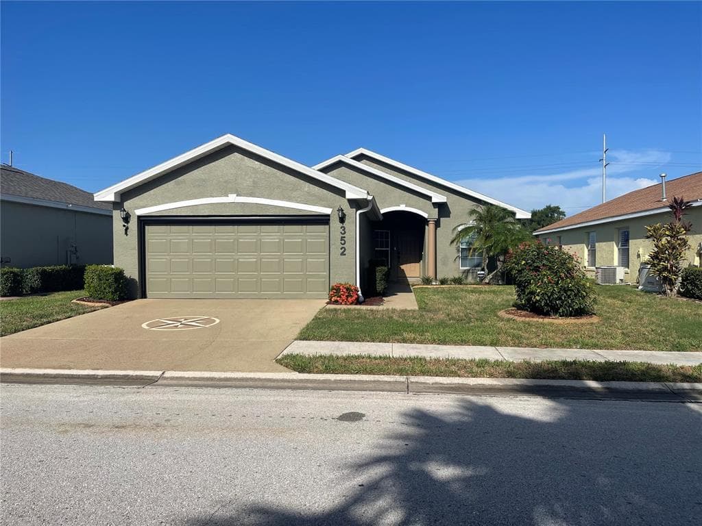 352 LAKE SUZANNE DRIVE LAKE WALES, FL 33859