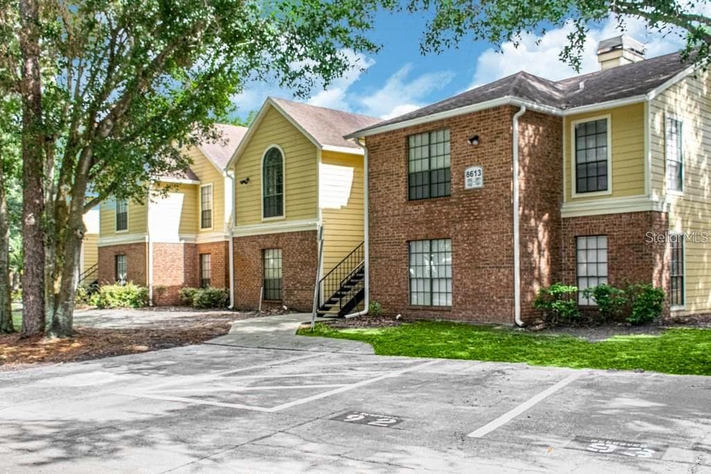 8613 MALLARD RESERVE DRIVE UNIT 102 TAMPA, FL 33614