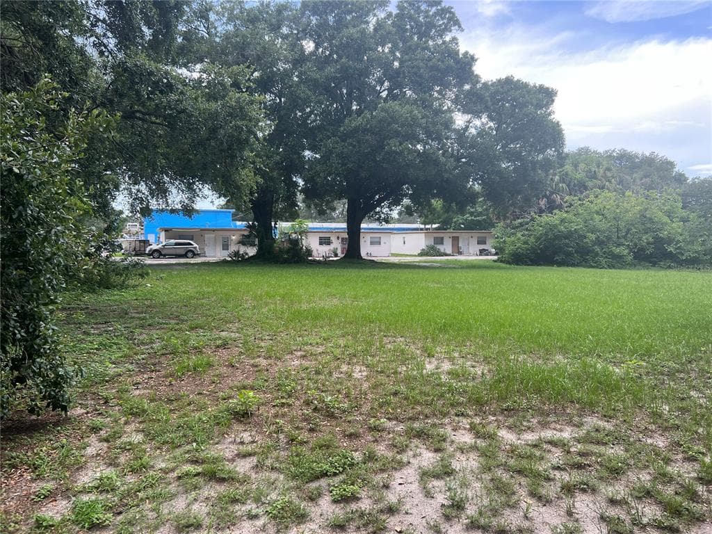 6705 N ARMENIA AVENUE TAMPA, FL 33604