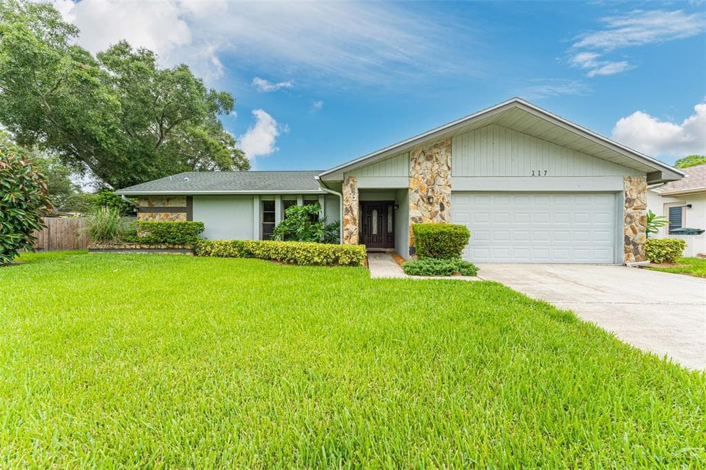 117 OAK CREST DRIVE SAFETY HARBOR, FL 34695