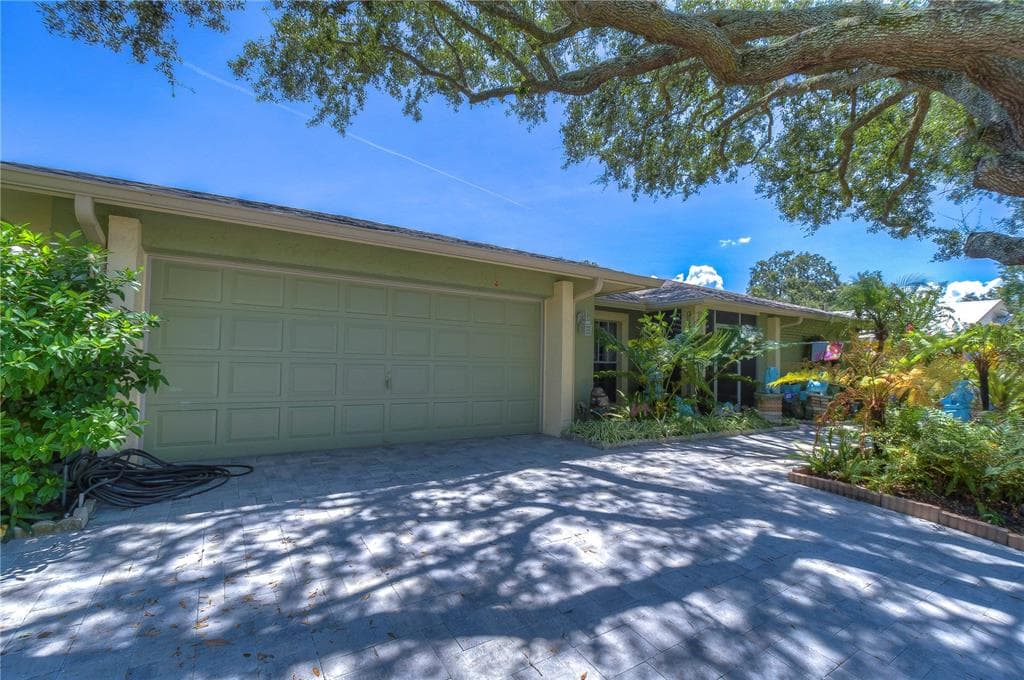 1339 CORNER OAKS DRIVE BRANDON, FL 33510
