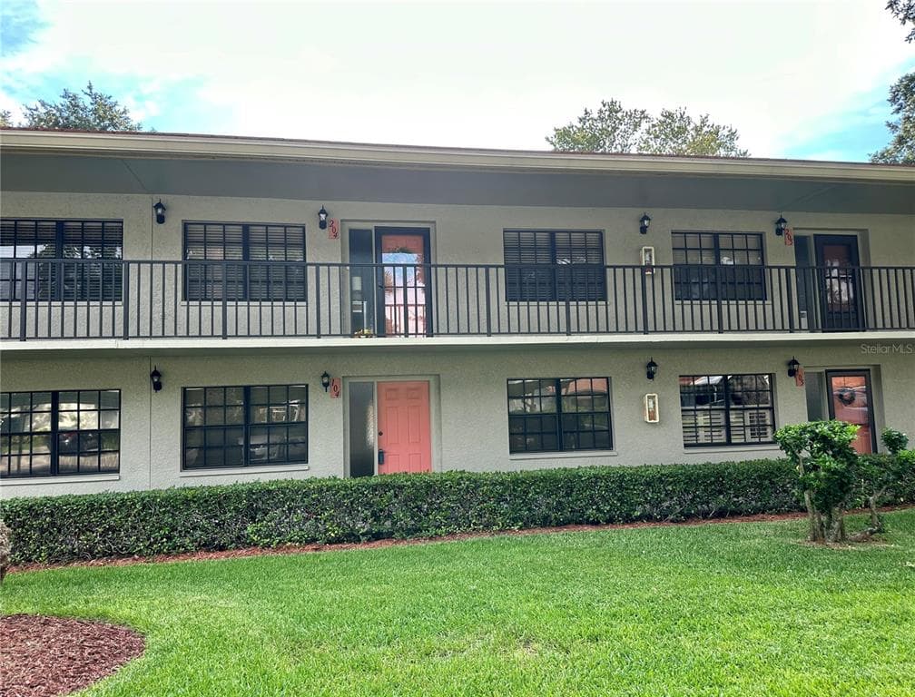 2040 LAKEVIEW DRIVE UNIT 104