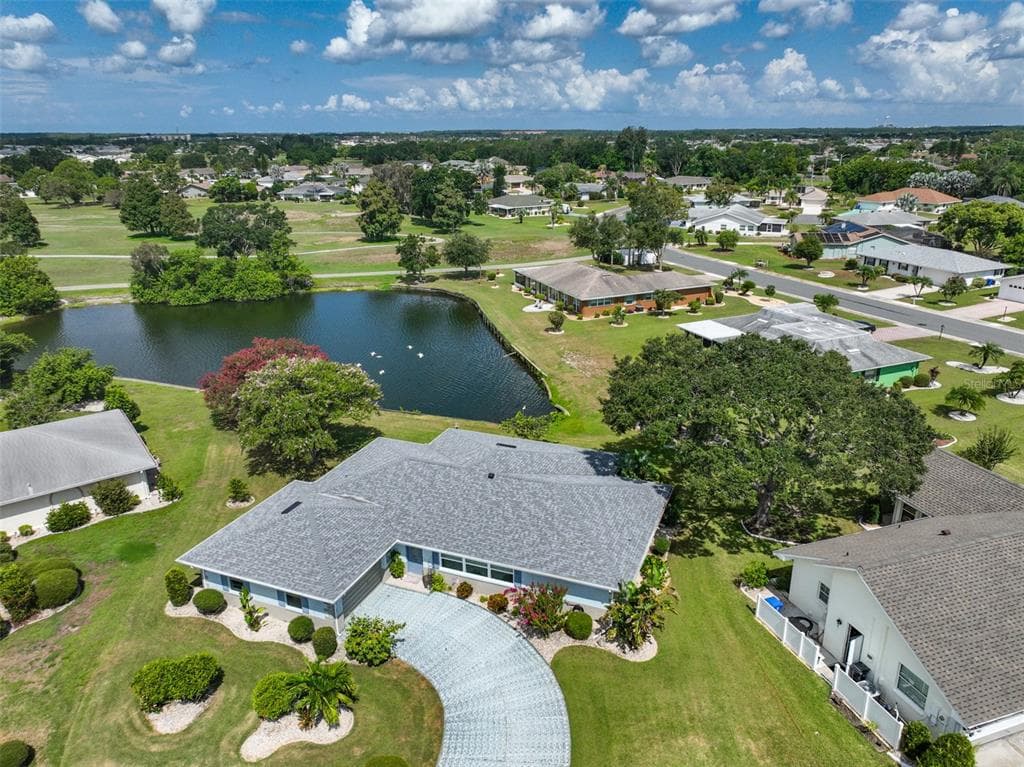 305 BROCKFIELD DRIVE SUN CITY CENTER, FL 33573