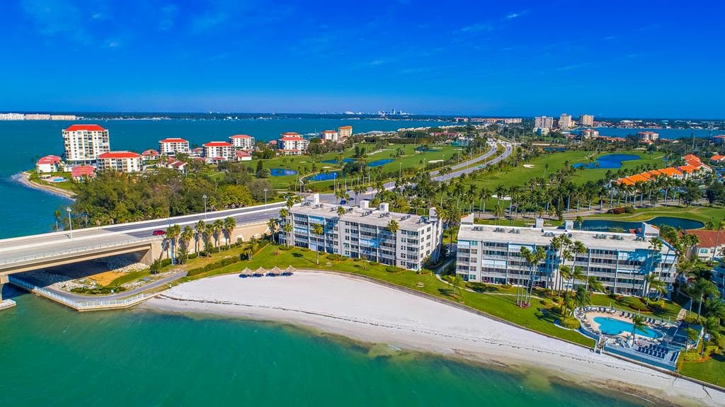 5801 BAHIA DEL MAR CIRCLE UNIT 513 ST PETERSBURG, FL 33715