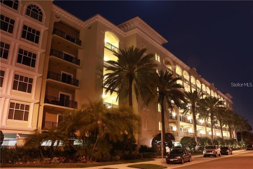 202 WINDWARD UNIT 303 CLEARWATER BEACH, FL 33767