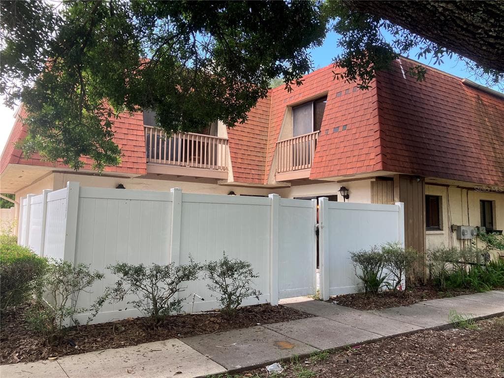 8116 OAK TRACE WAY UNIT A TAMPA, FL 33634