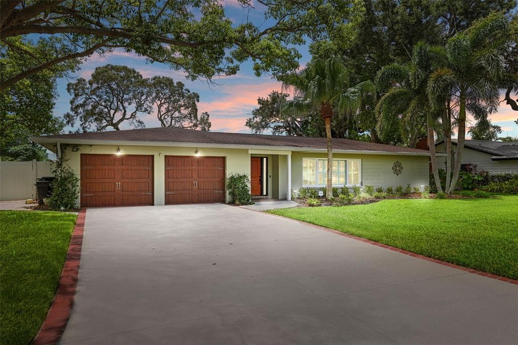 115 OAKWOOD DRIVE